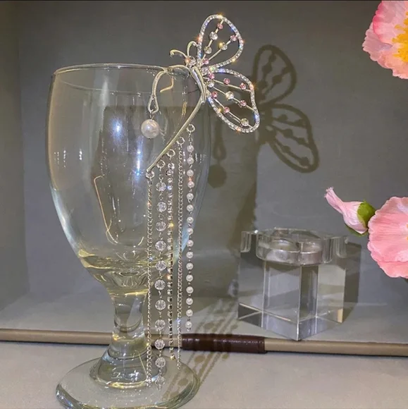 🦋 Silver Plated Butterfly Crystal Pearl Tassel Ear Clip Cuff (Left Ear) - Picture 6 of 6